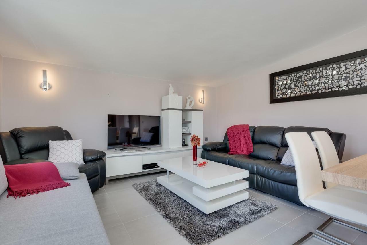 Modern And Spacious Apartment Bibinje Extérieur photo