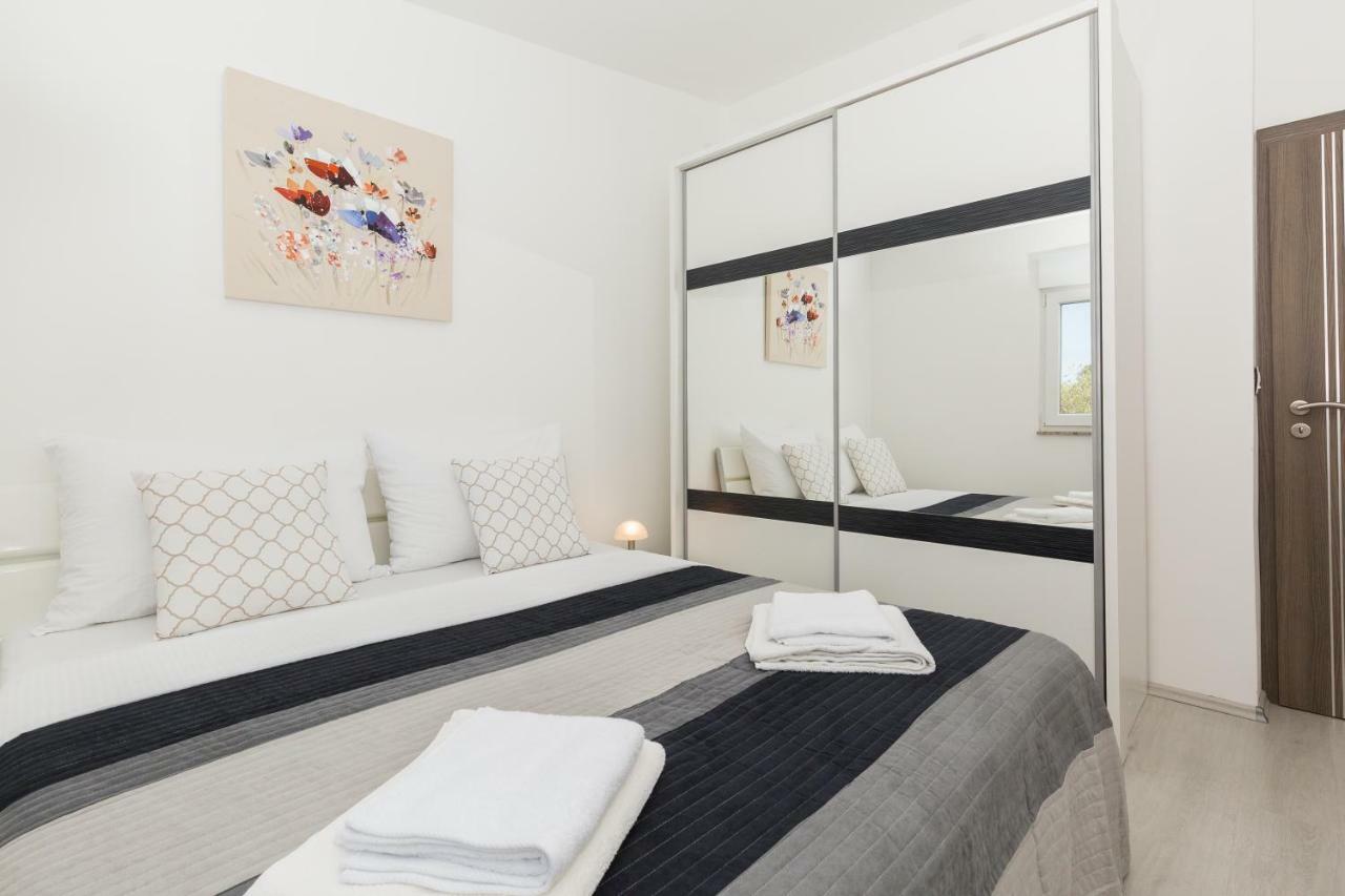 Modern And Spacious Apartment Bibinje Extérieur photo
